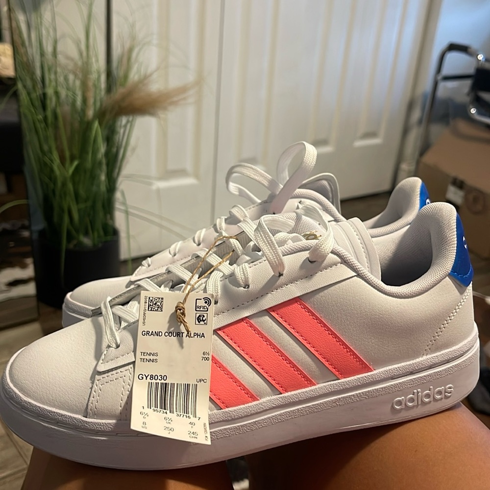 Adidas grand court